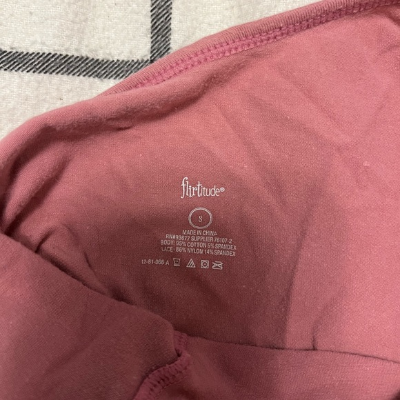 Body suit with lace cut out back - Picture 3 of 3